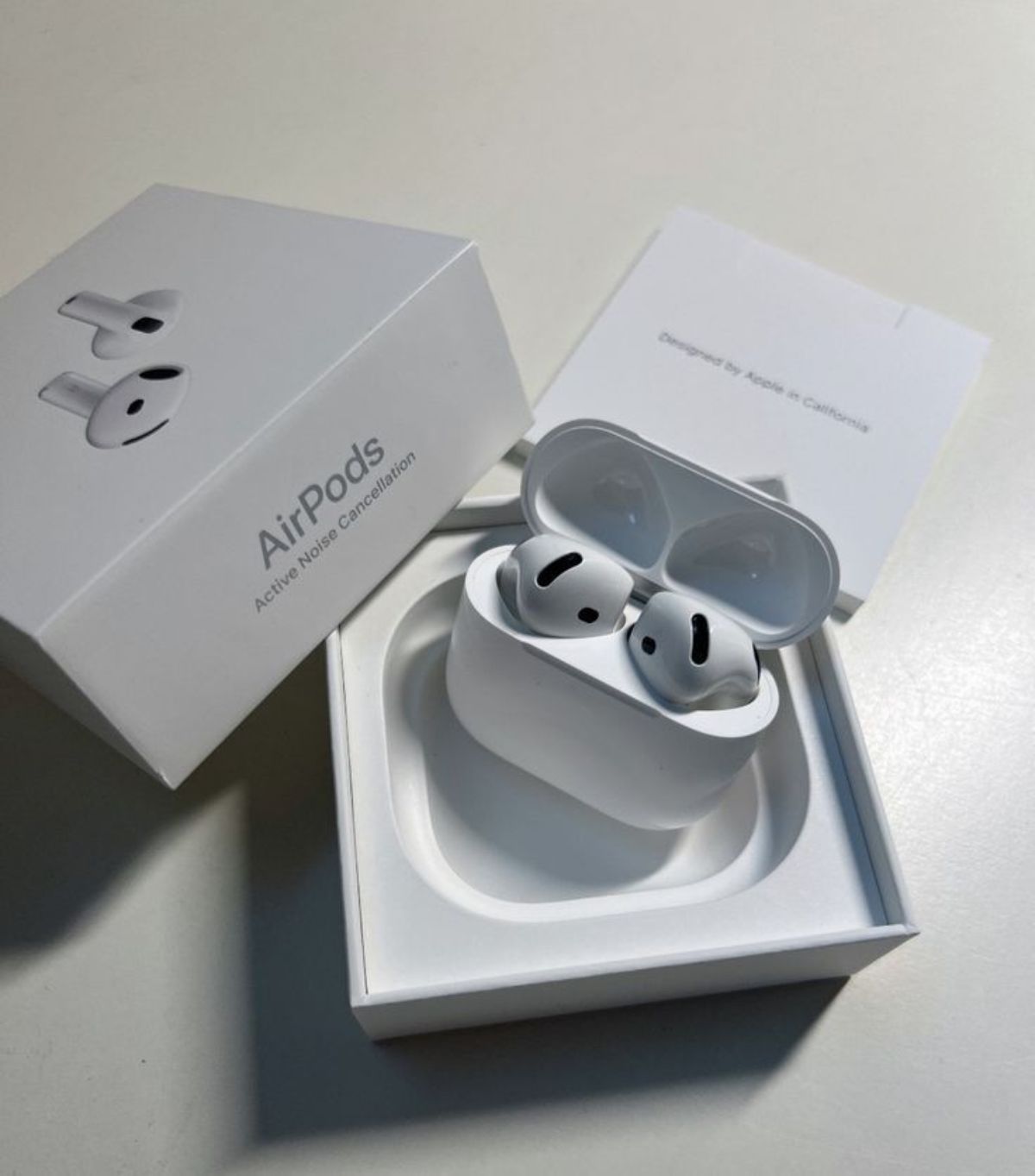 Ecouteurs AIRPODS 4