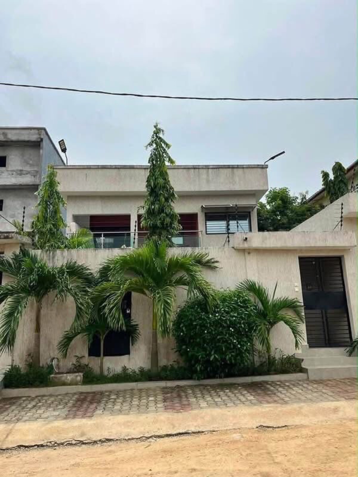 Duplex spacieux lumineux propre de 7 pièces