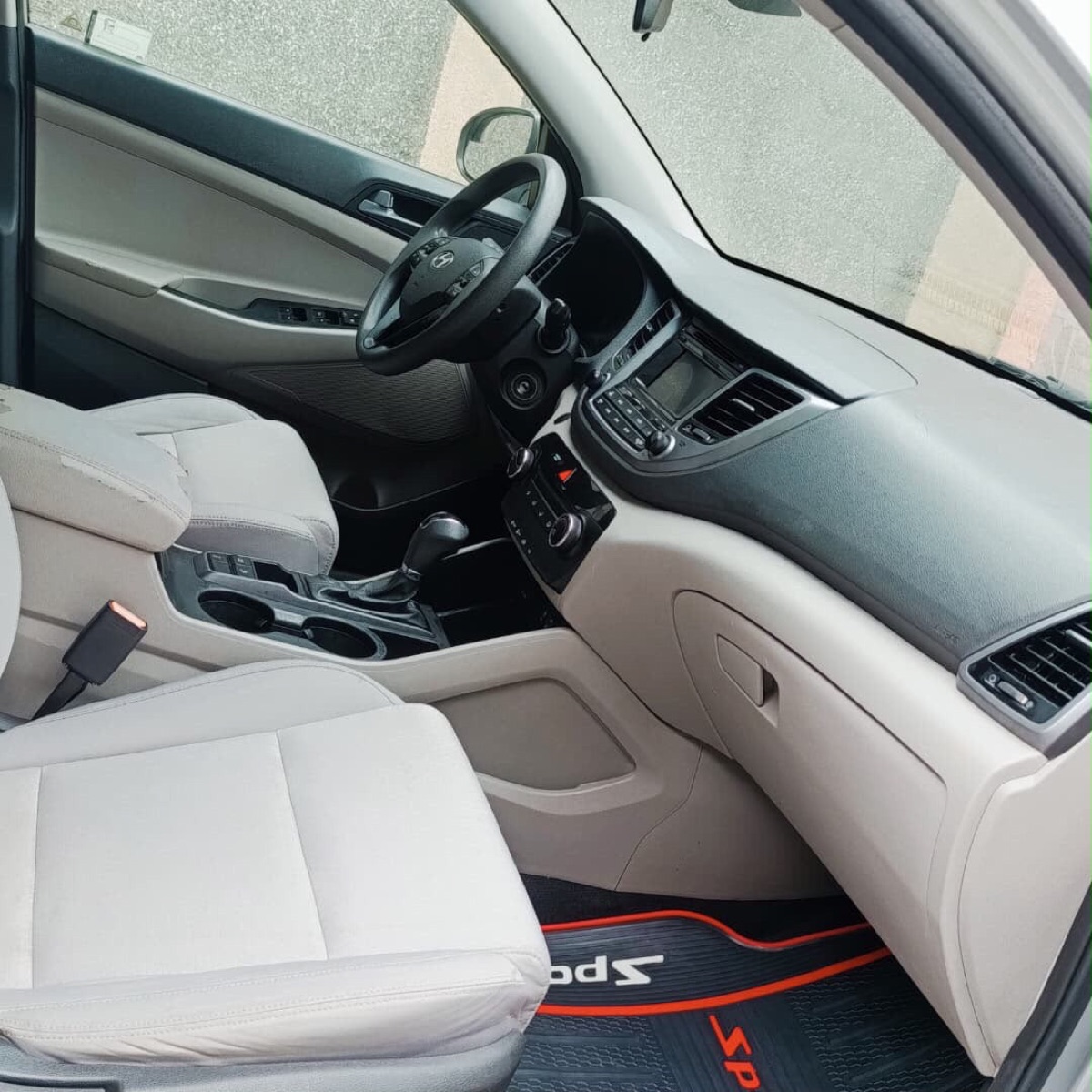 Hyundai Tucson - photo 2