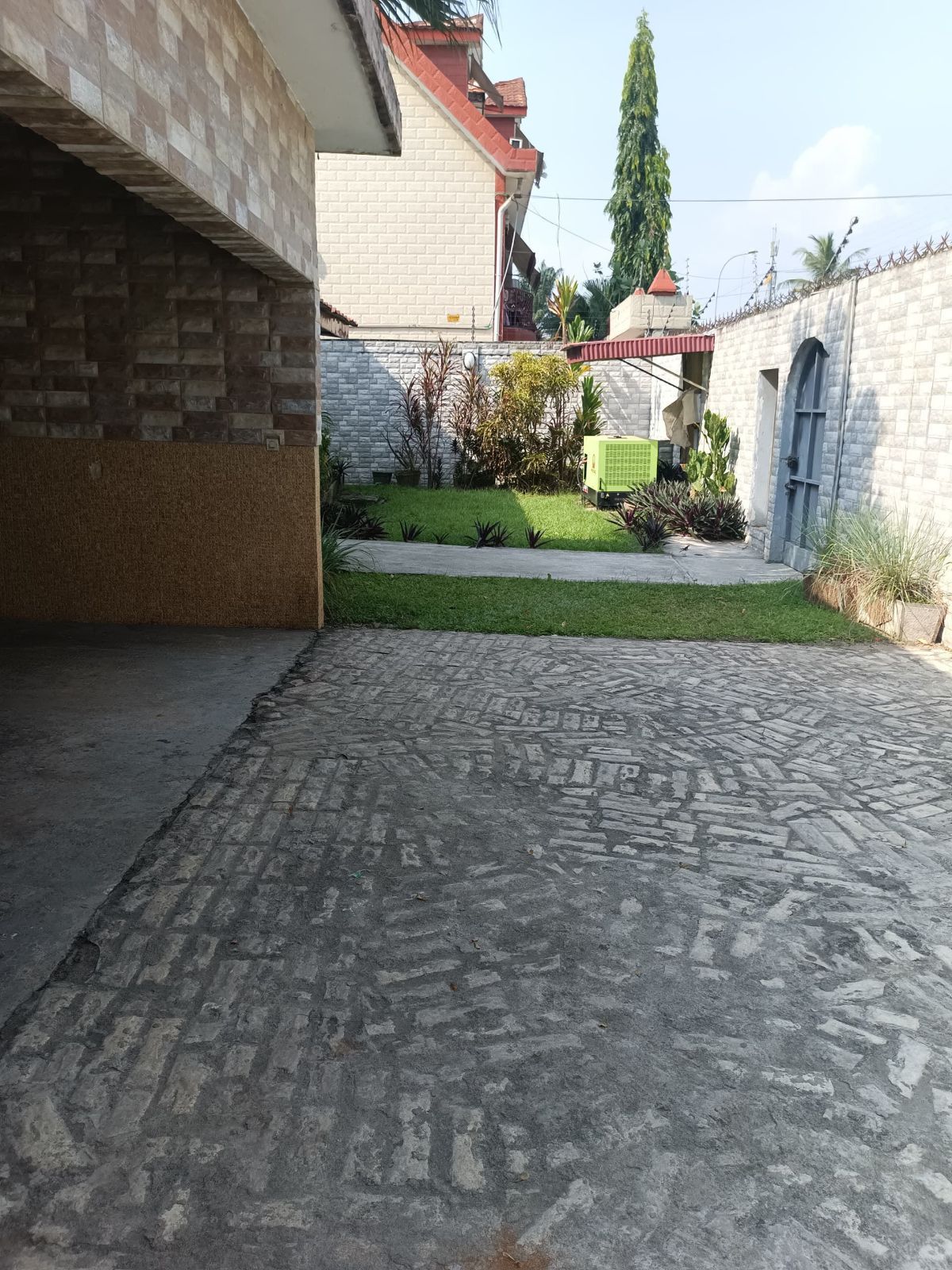 VILLA TRES BELLE AVEC PISCINE À VENDRE 2PLTX - photo 3