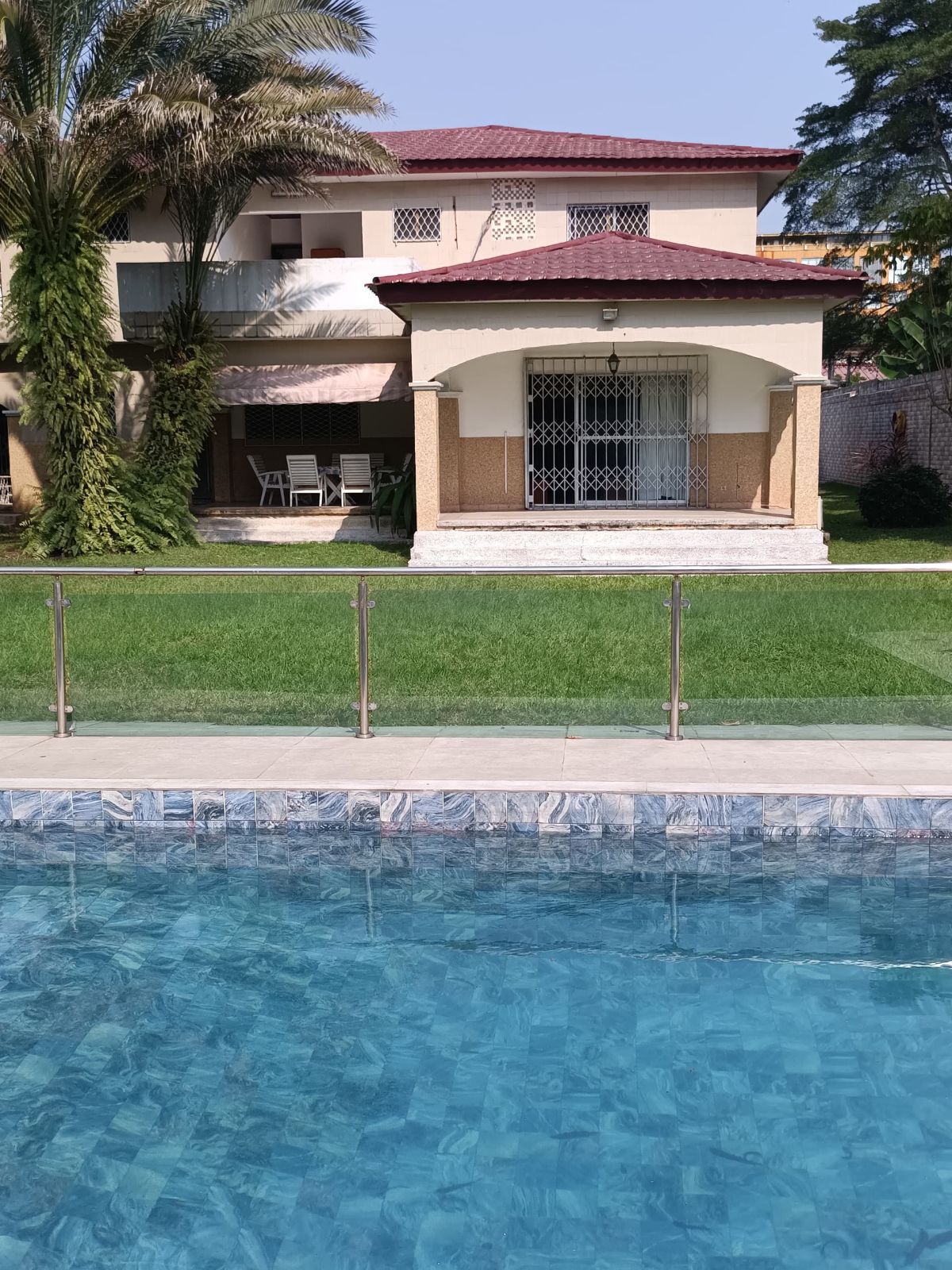 VILLA TRES BELLE AVEC PISCINE À VENDRE 2PLTX