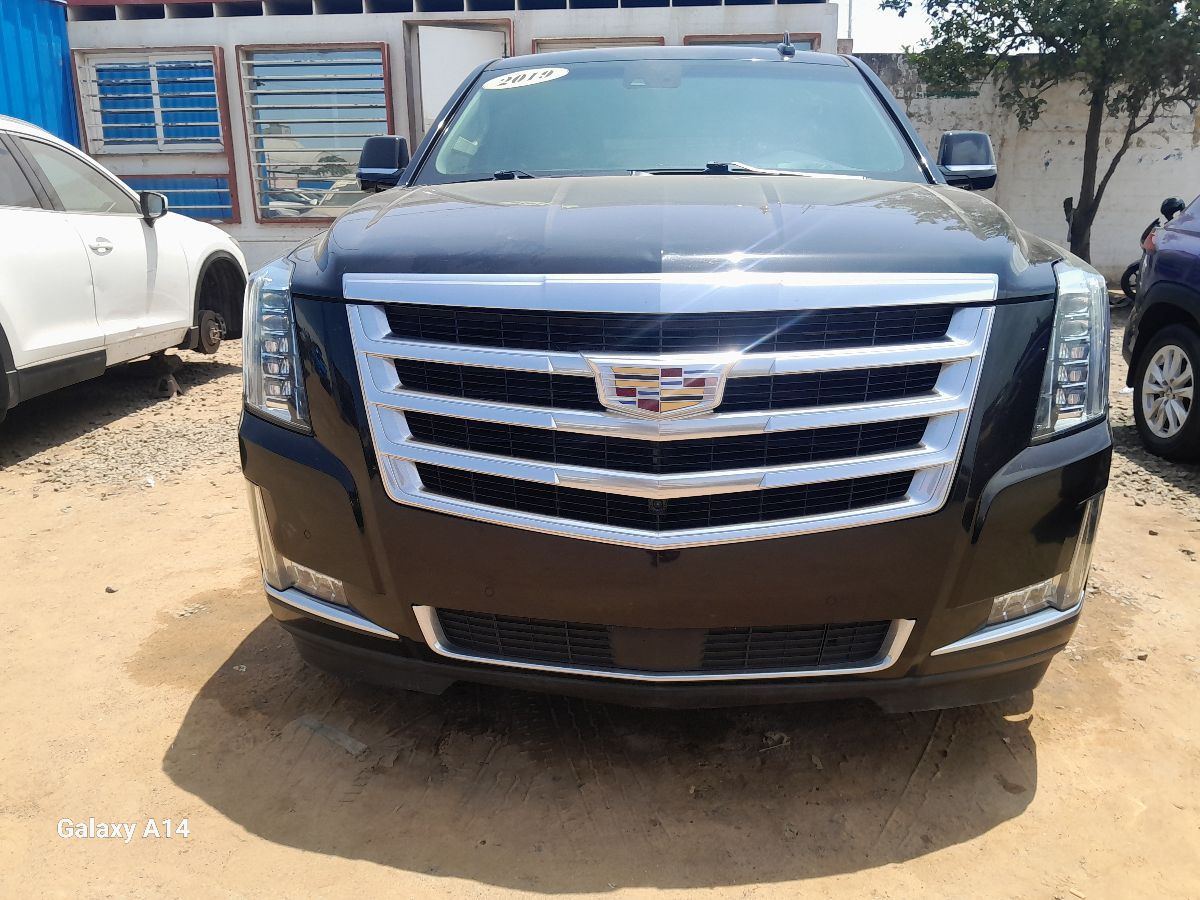 CADILLAC ESCALADE - photo 2
