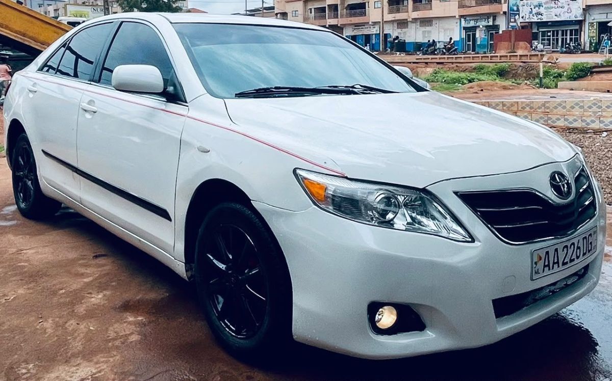 TOYOTA CAMRY GLX 2010