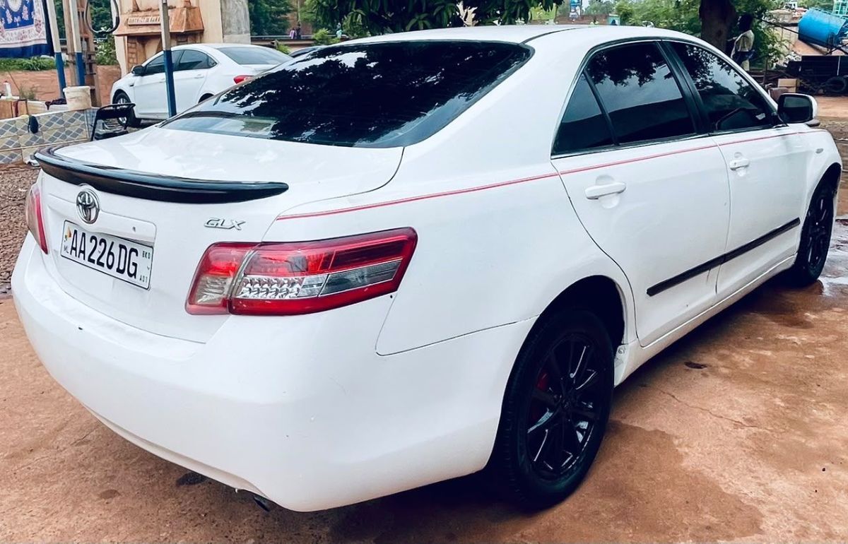 TOYOTA CAMRY GLX 2010 - photo 2