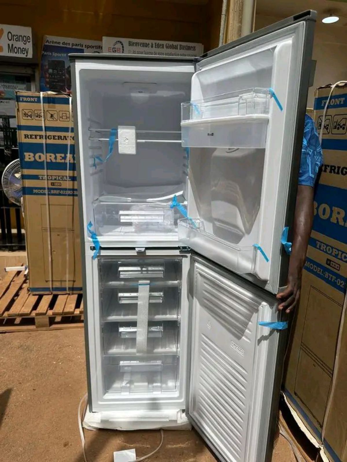 FRIGO 330L NEUF + FONTAINE À EAU