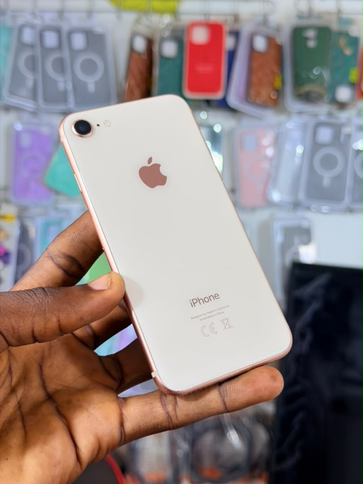 iPhone 8 - photo 2