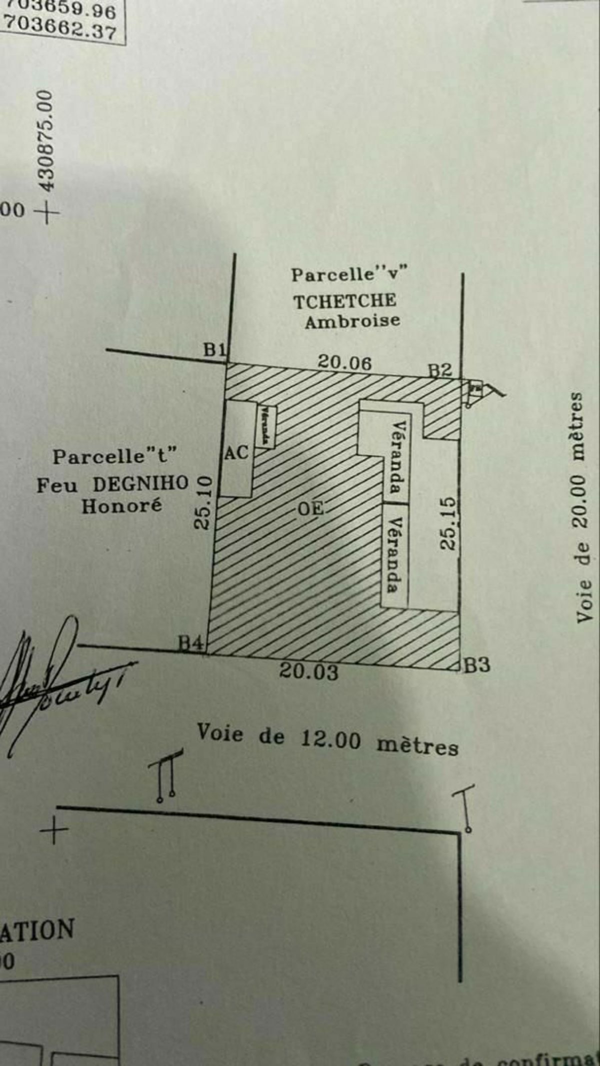PARCELLE À VENDRE À FIDJROSSÈ ADJAHA