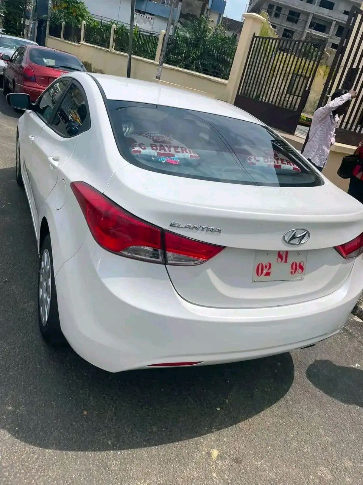 Hyundai elantra - photo 2