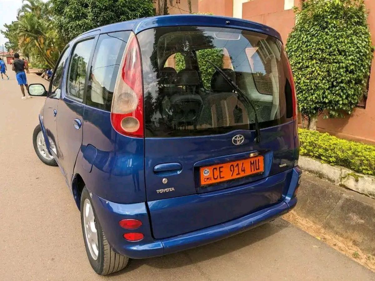 Toyota Yaris verso - photo 3