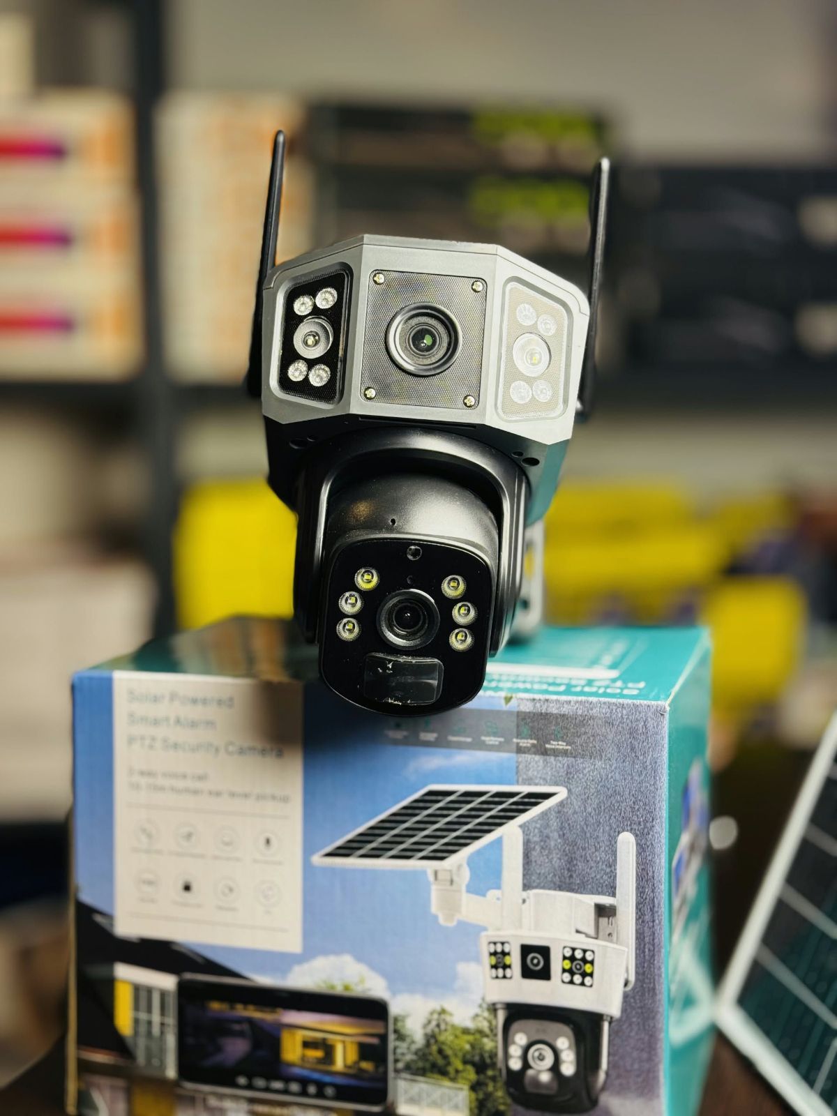 CAMÉRA DE SURVEILLANCE SOLAIRE