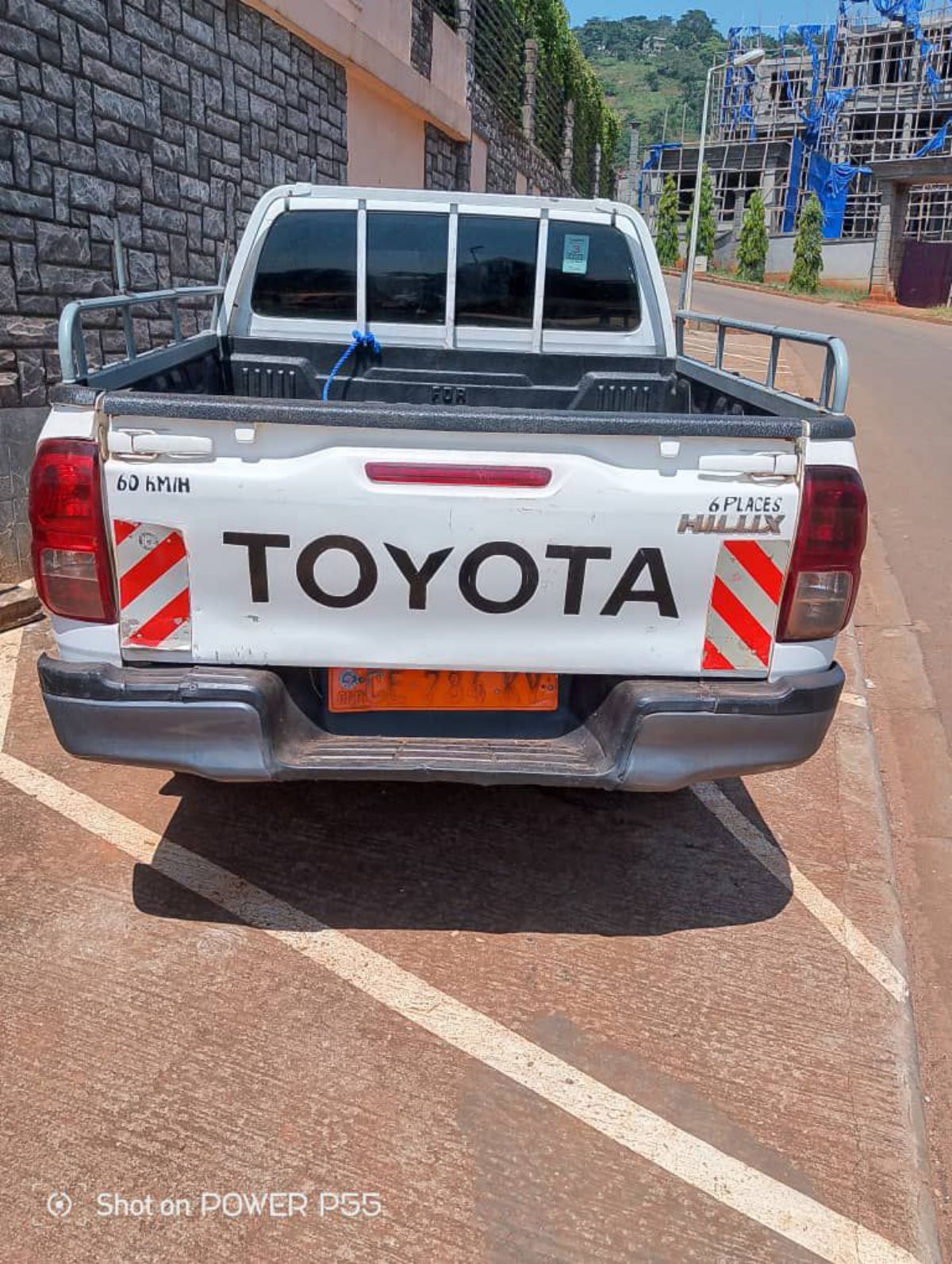 FLOTE DE 12 PICK-UP ILUX A LOUER AU CAMEROUN - photo 3