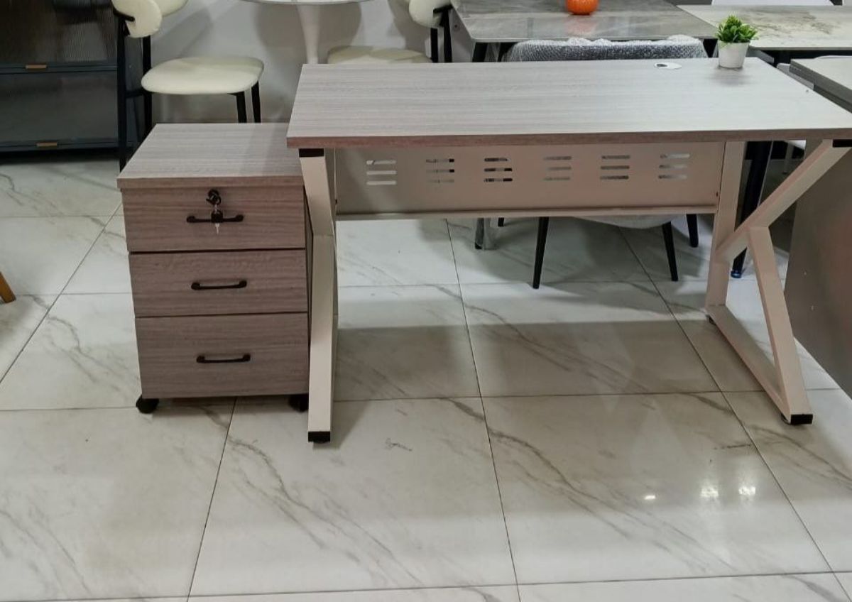 Bureau de direction avec 3 tiroirs à roulettes - photo 2