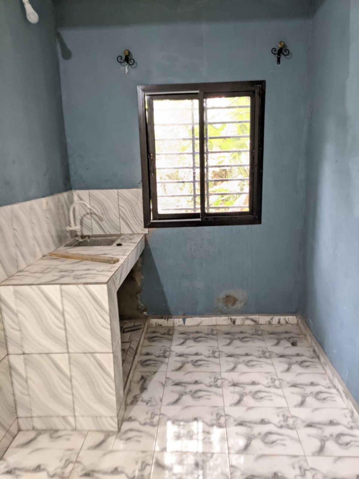 CHAMBRE MODERNE À JOUVENCE - photo 2