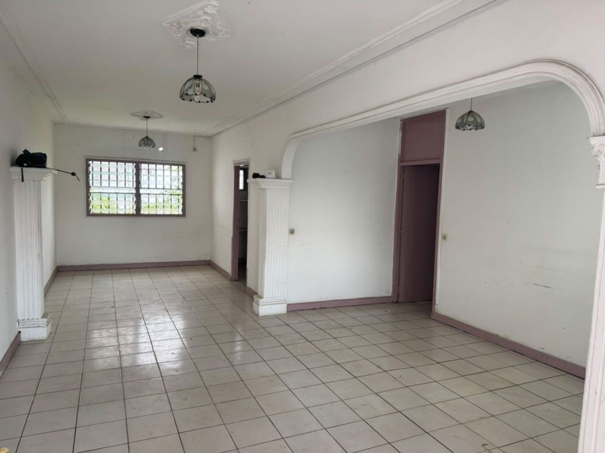 VILLA DE 3CHAMBRES À KOTTO