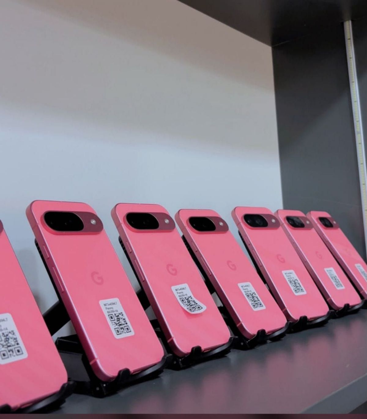 GOOGLE PIXEL 9 — ÉTAT NEUF - photo 2