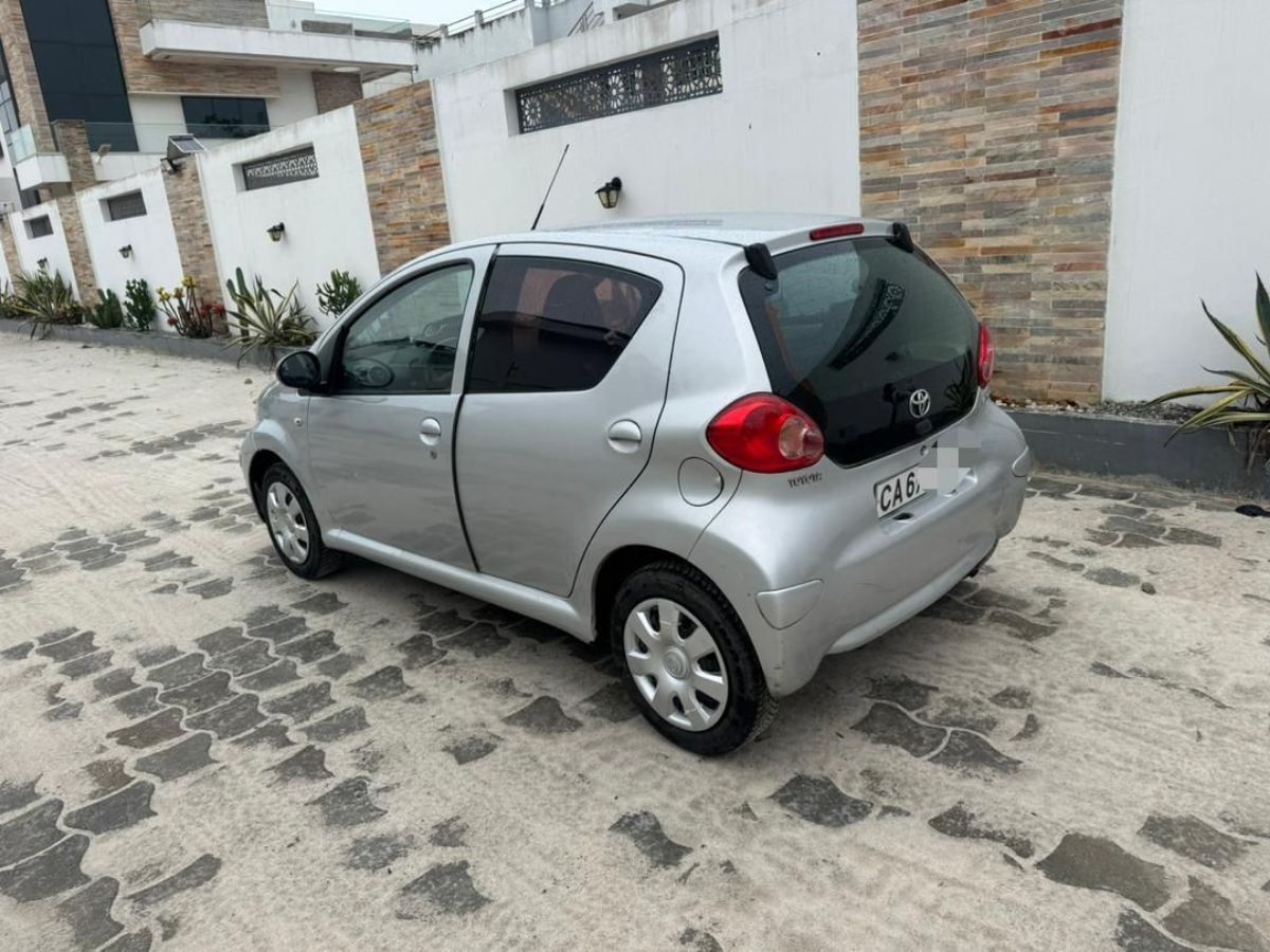 TOYOTA AYGO MANUEL ANNÉE 2007 - photo 2