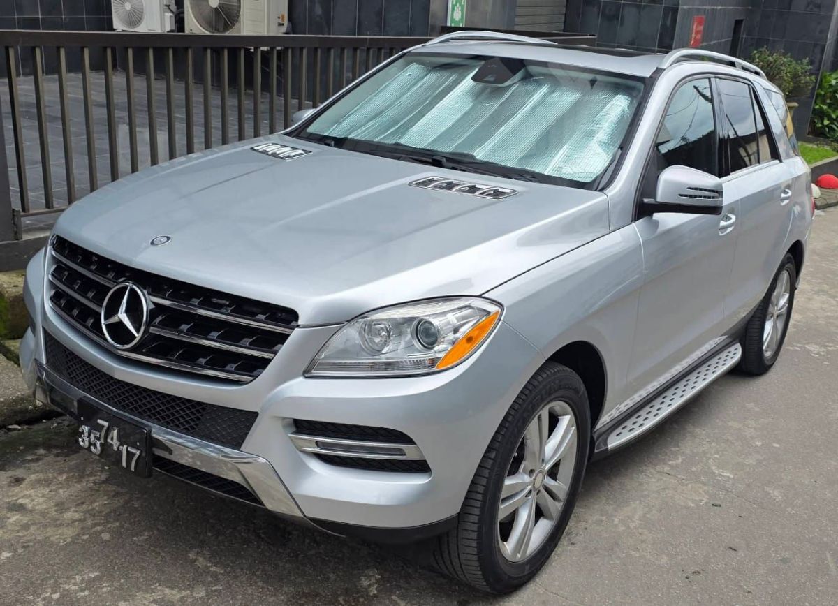 MERCEDES-BENZ 2015 PREMIUM LIMITED EDITION – FUL - photo 2