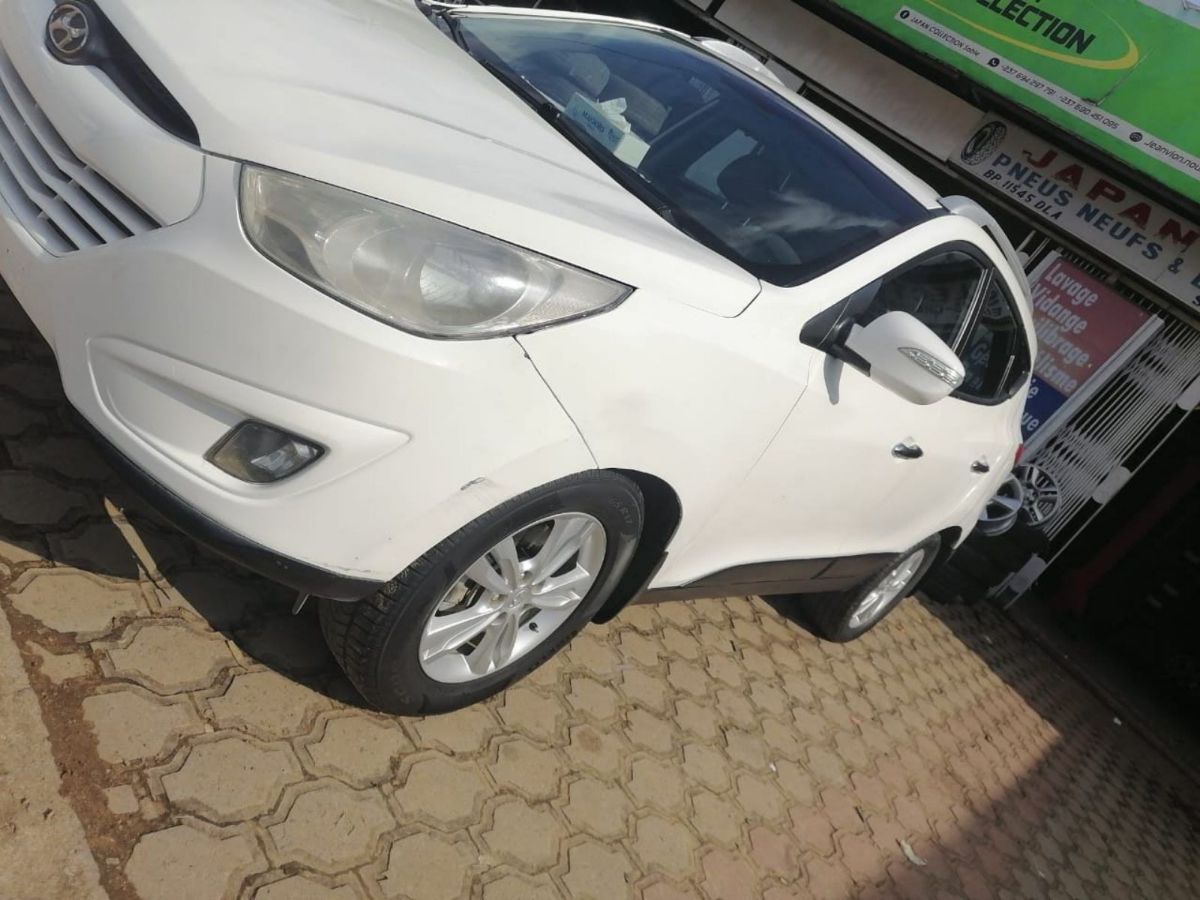 HYUNDAI TUCSON ESSENCE 4 CYLINDRE AUTOMATIQUE