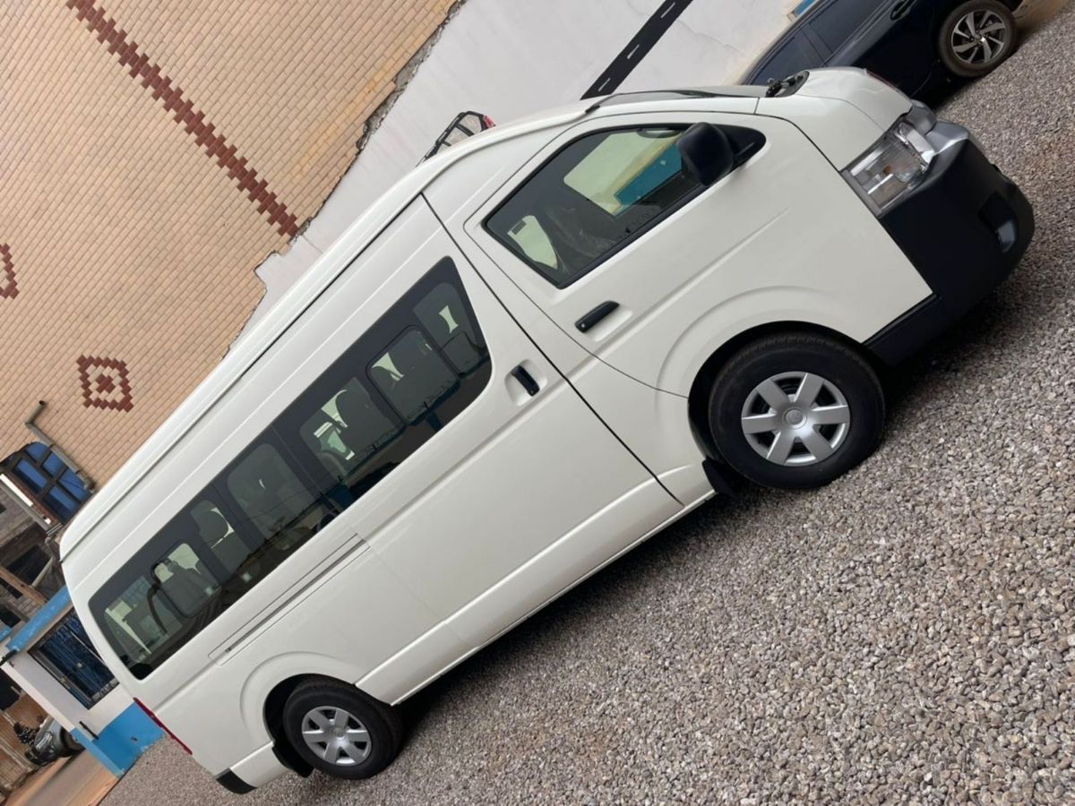 Location d&rsquo;un minibus de 15 places