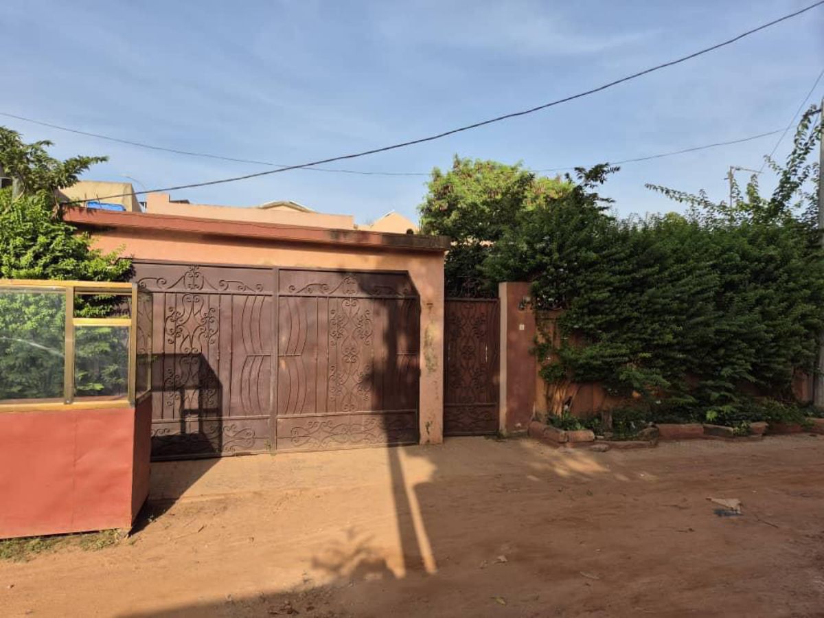 VILLA EN VENTE– CITÉ AZIMO, OUAGA 2000 - photo 2
