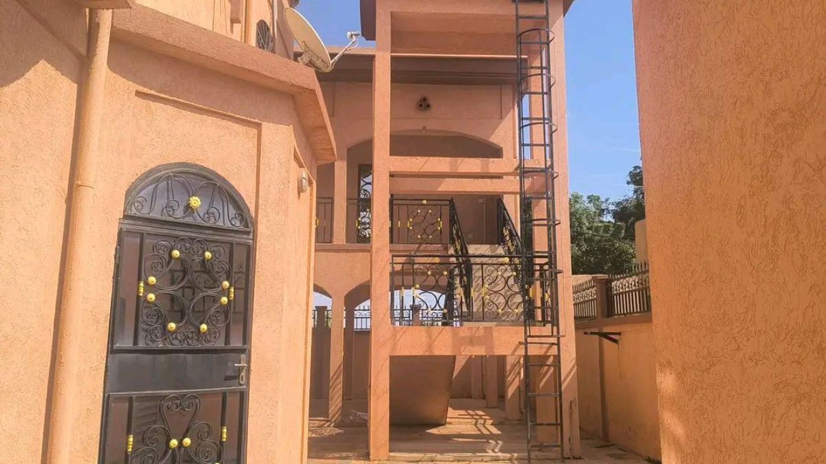 VILLA DUPLEX R+1 À VENDRE À SAABA - photo 2