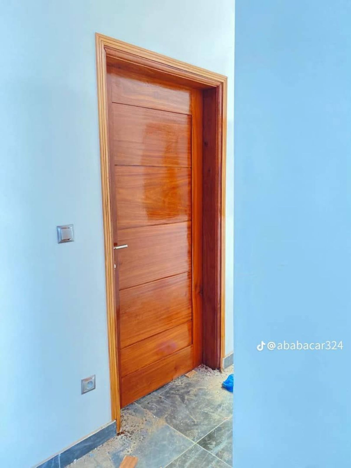 Porte 80cm x 210cm🚪 à vendre