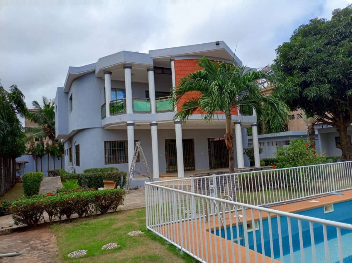 VILLA AVEC PISCINE EN LOCATION