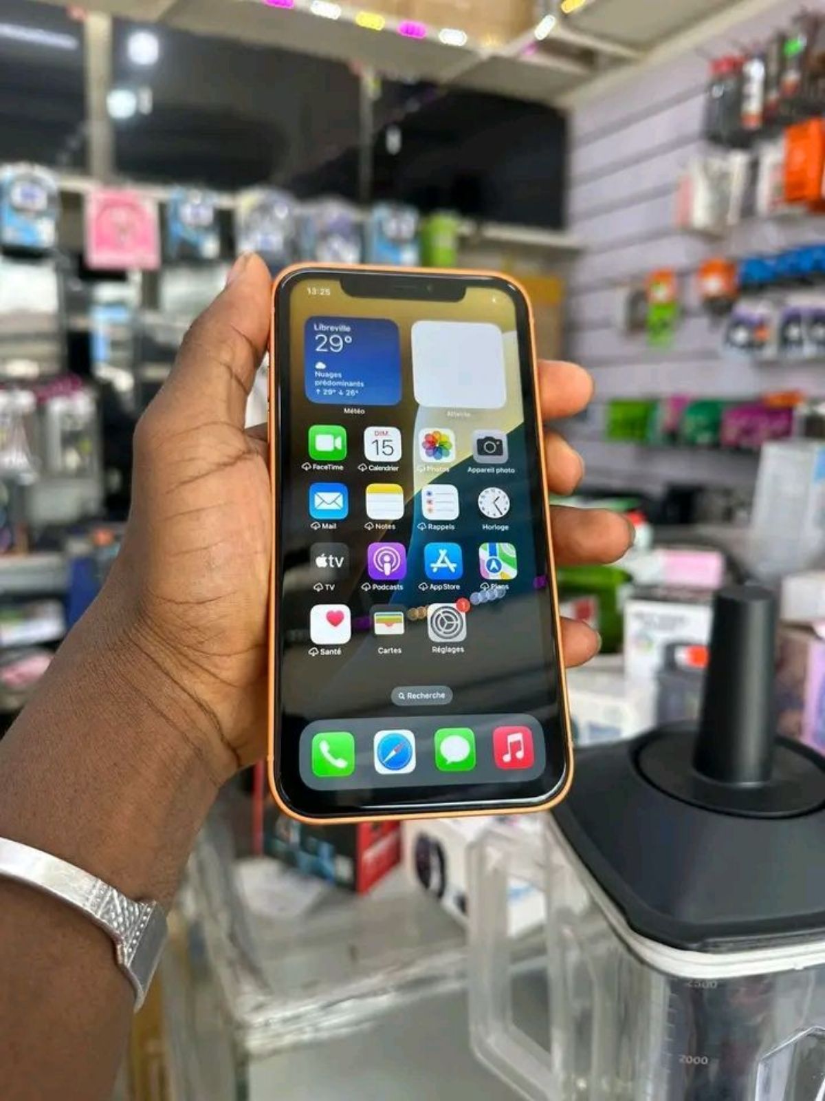 iPhone XR 2026 - photo 2