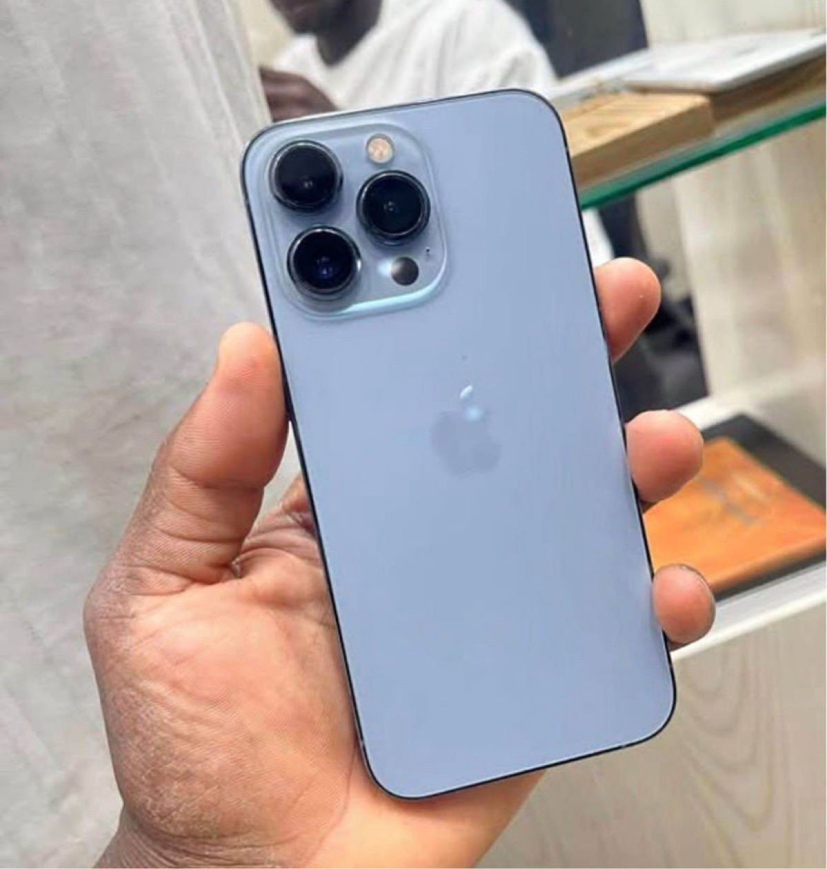iPhone 13 Pro - photo 3