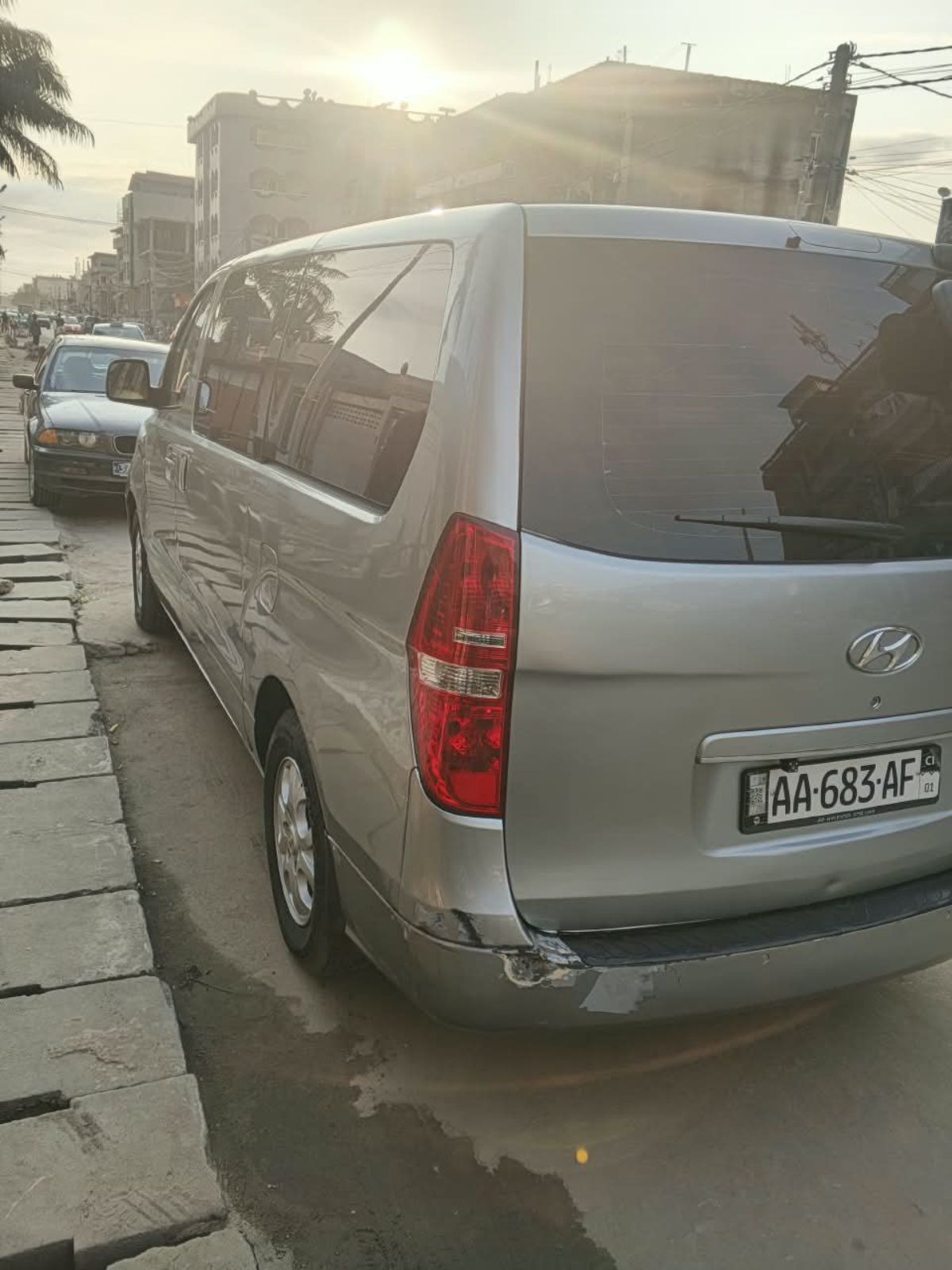 HYUNDAI GRAND STAREX - photo 2