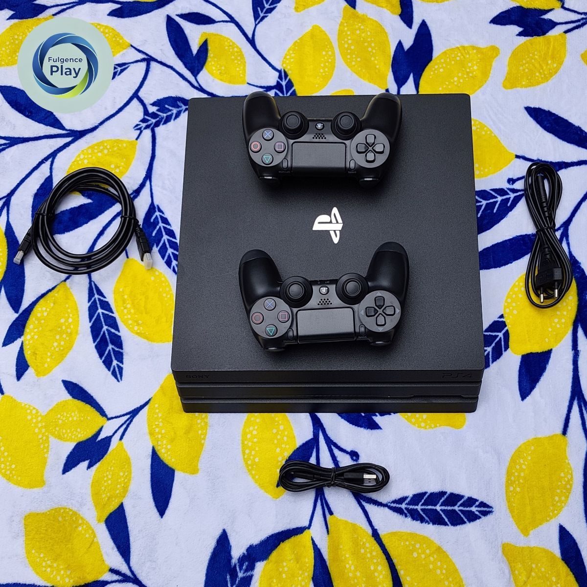 PS4 Pro en vente avec deux manettes et 28 jeux