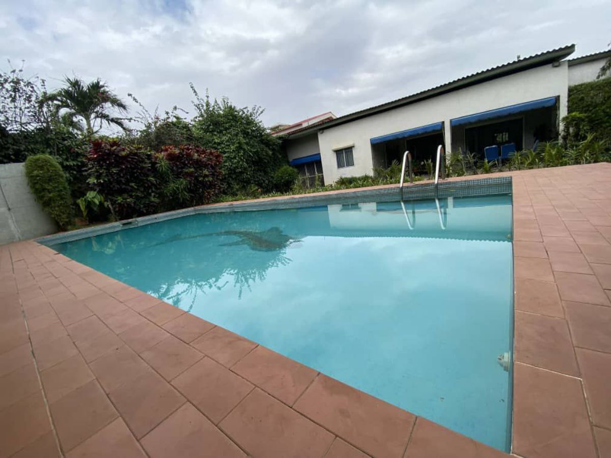 villa à Cocody 2 plateaux les valons à vendre