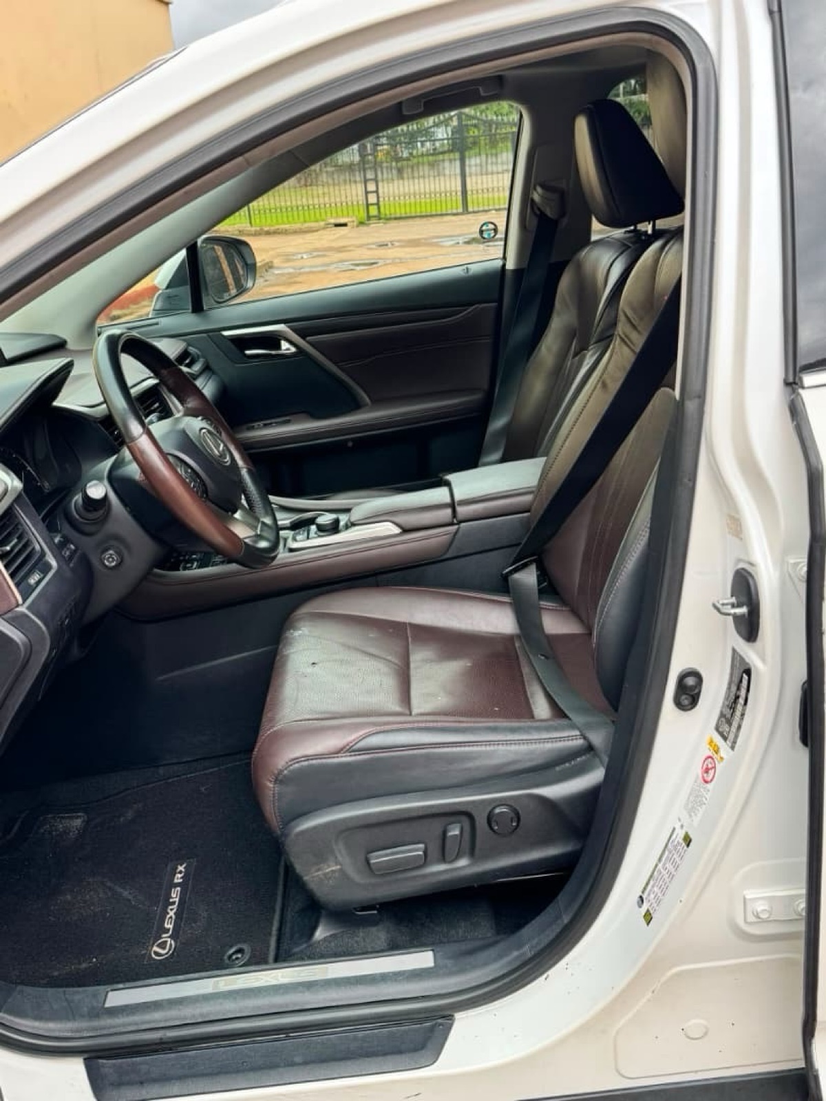 LEXUS RX 350 - photo 3