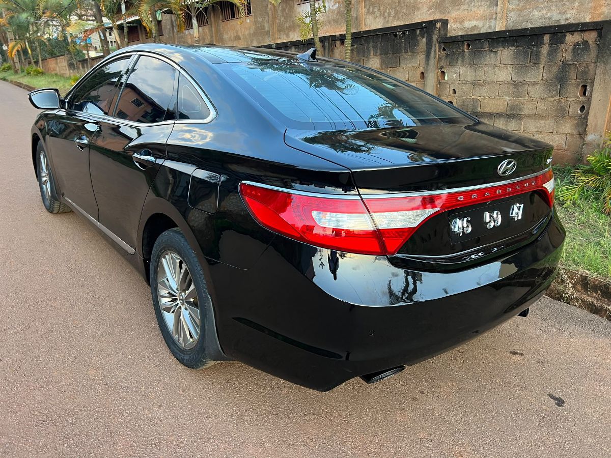 Hyundai Grandeur Sport 2015 extrêmement propre - photo 3