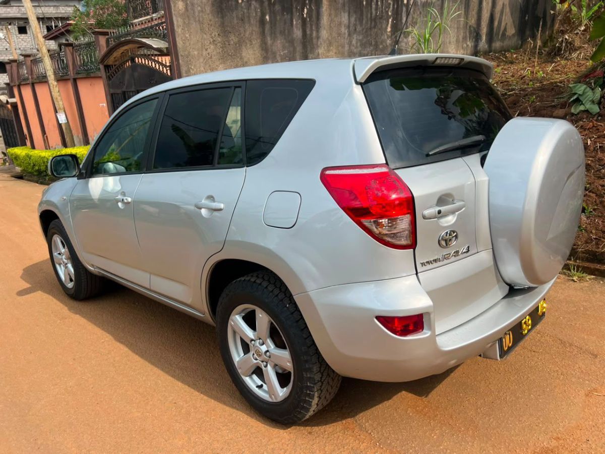 Toyota RAV4 2008 super propre - photo 3