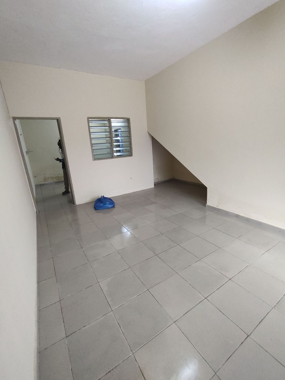 Une boutique ou une chambre salon à Avédji - photo 2