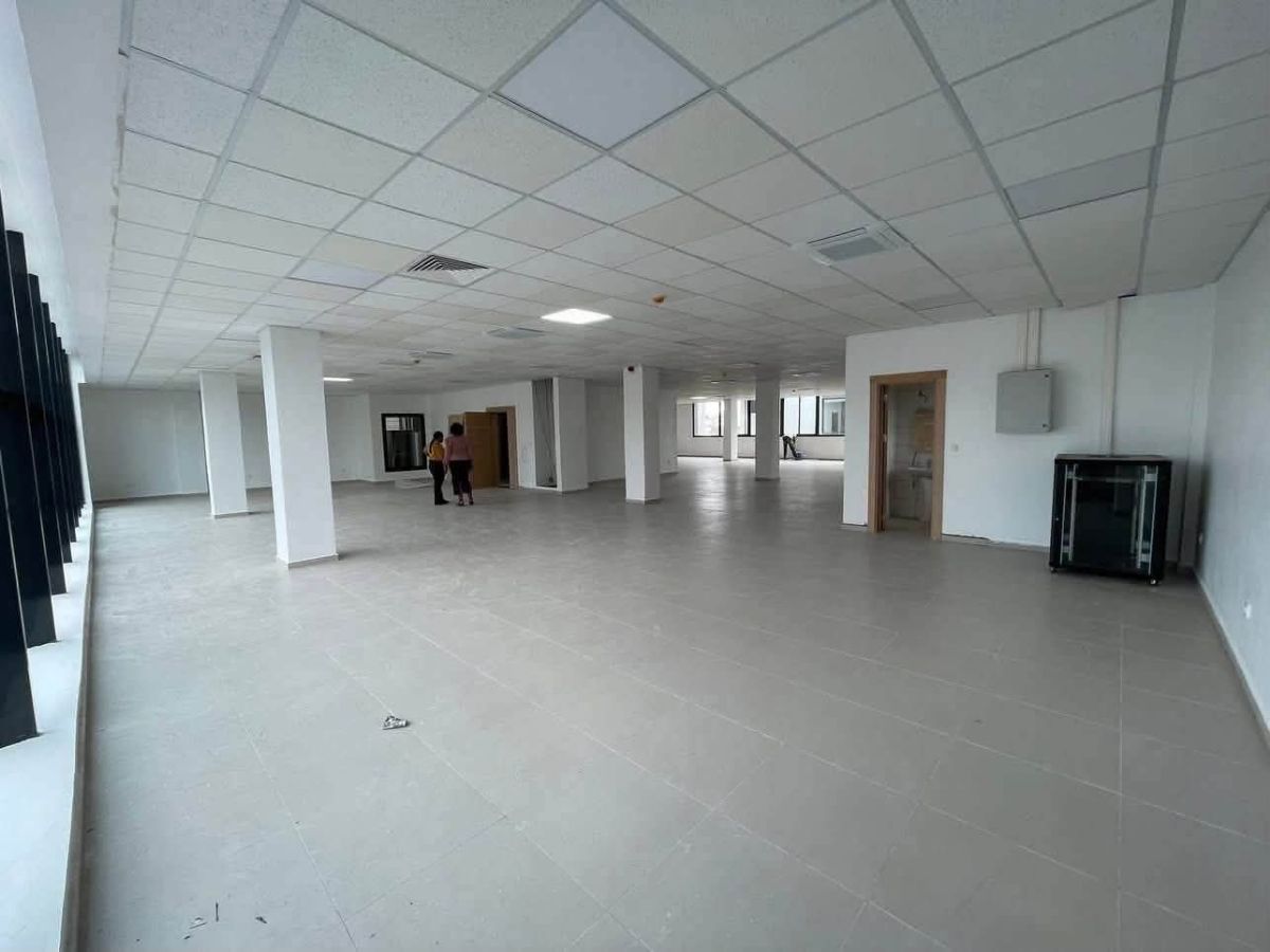 Bureau Open Space a louer a Bonapriso