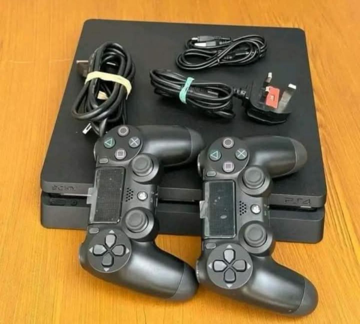 PS4 Slim neuve et quasi Craquer et non Craquable