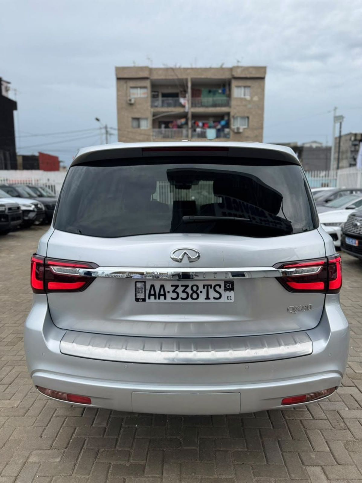 Infiniti QX80 V8 Année 2022, Très propre - photo 2