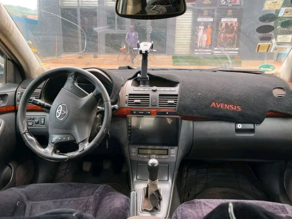 Avensis nouveau Essence Manuel Climatisé - photo 2