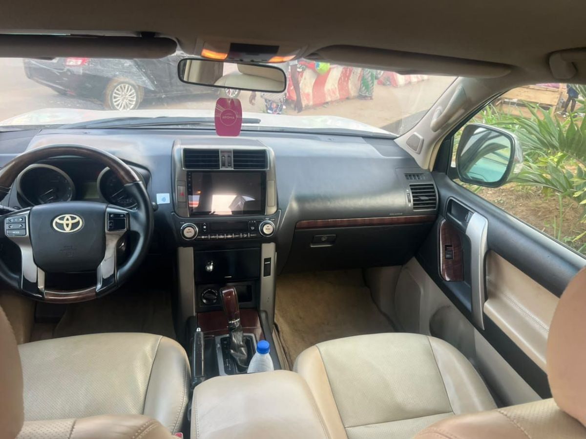 Toyota Land Cruiser Prado 2018 - photo 2