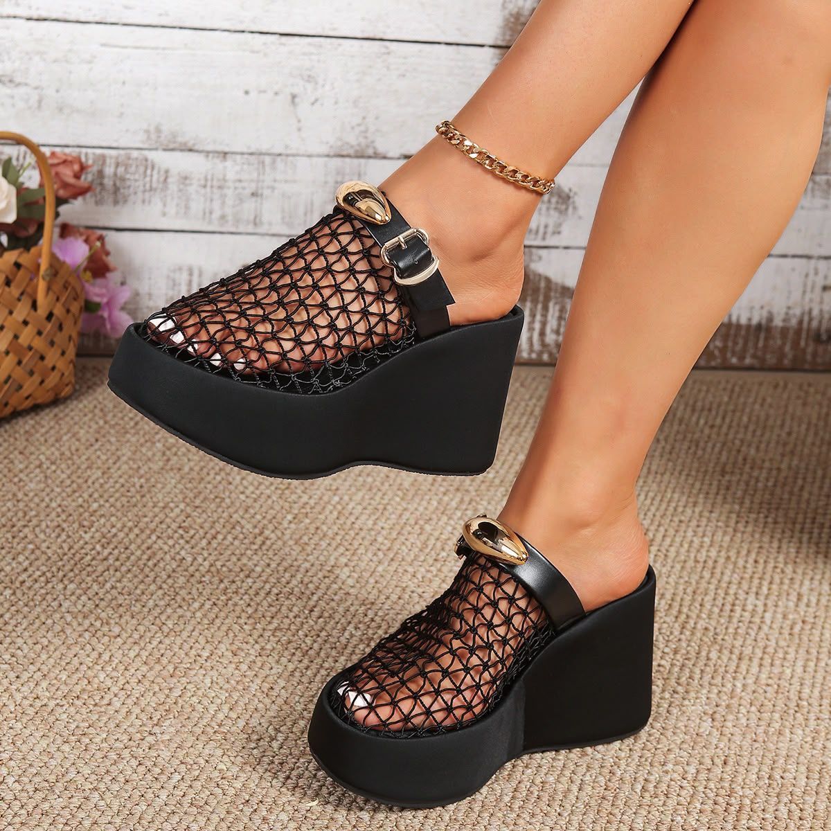 Sandales Compensées Style « Fishnet » avec Boucle M