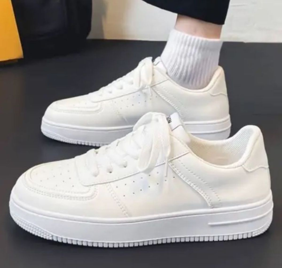Chaussures de sport, modèle nike disponible - photo 2