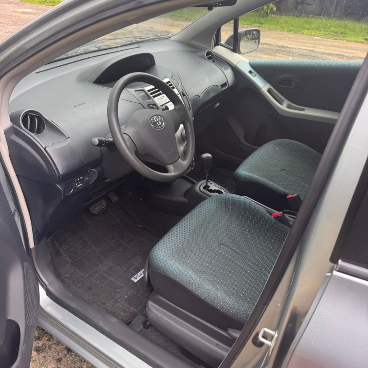 Toyota Yaris vitz automatique - photo 3