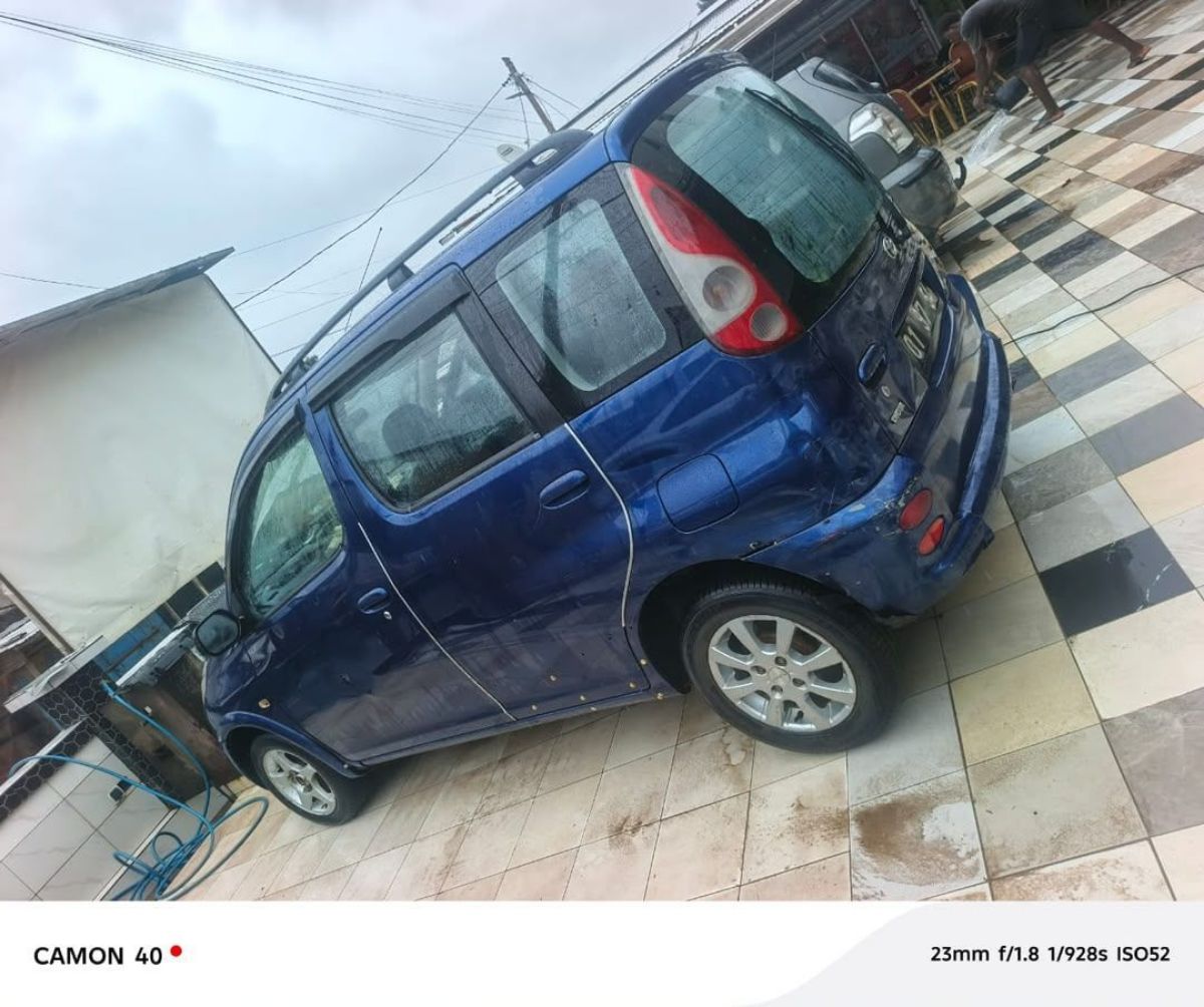 Toyota Yaris Verso - photo 3