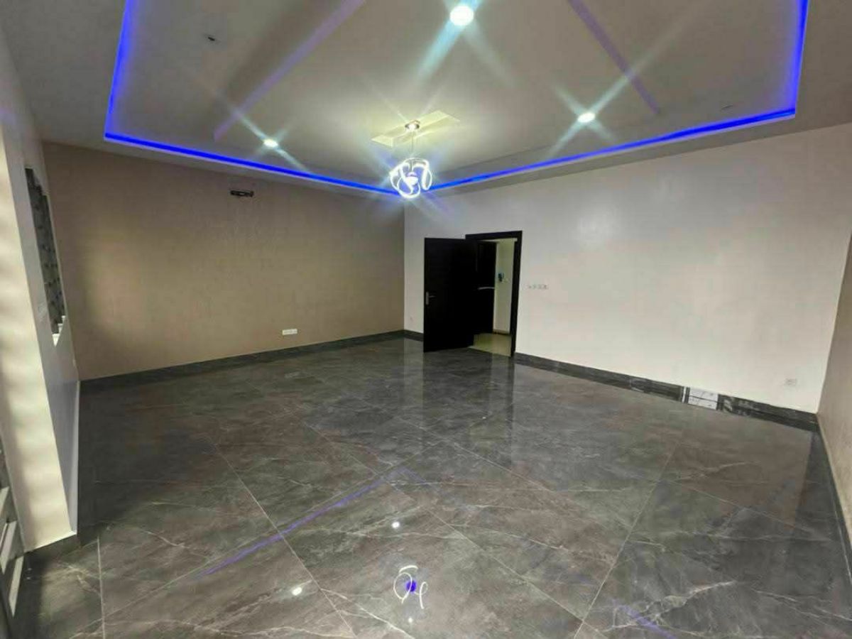 APPARTEMENT TRÈS LUMINEUX À LOUER À COTONOU AGLA