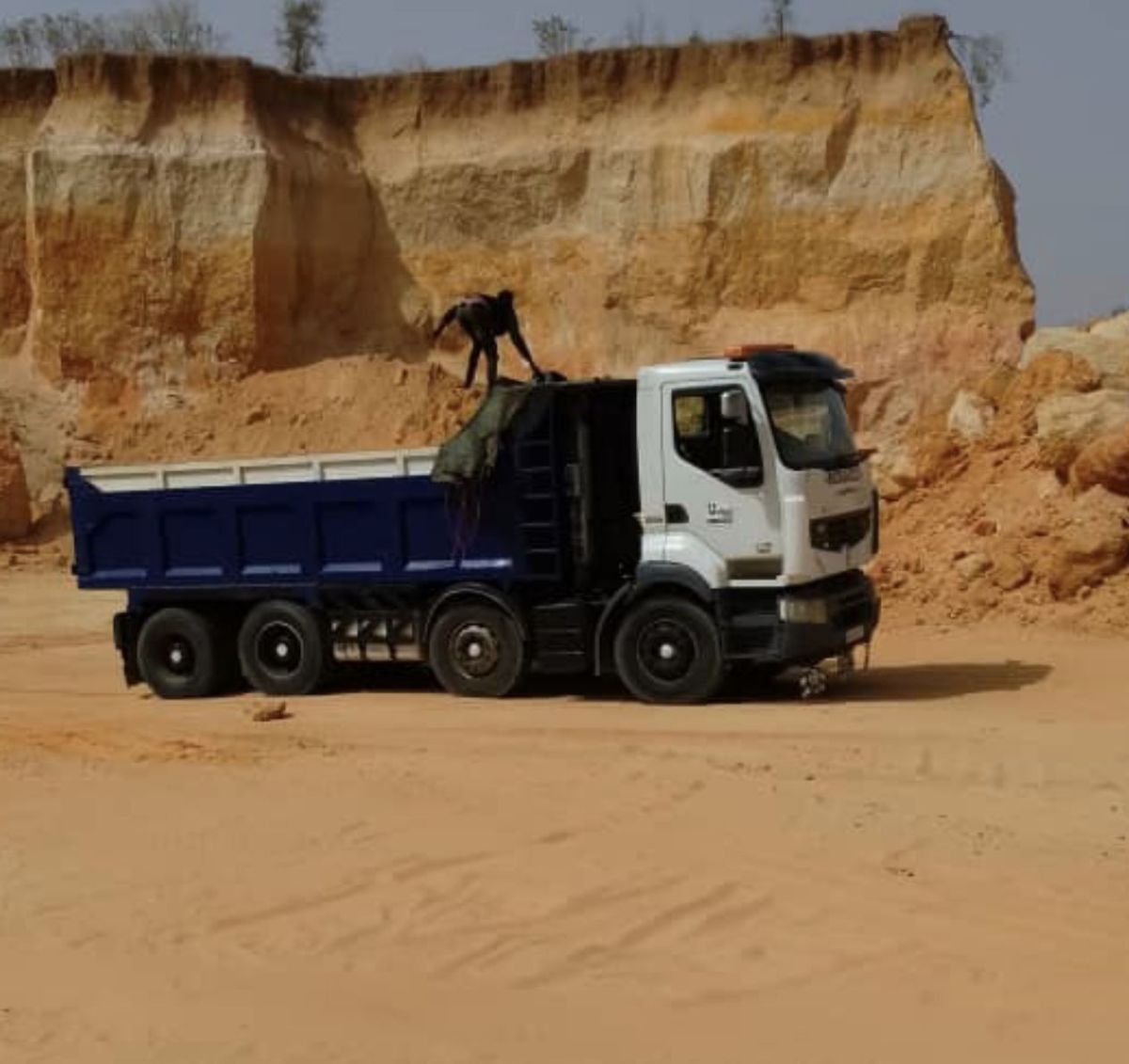 Camion 12 roue Renault - photo 3