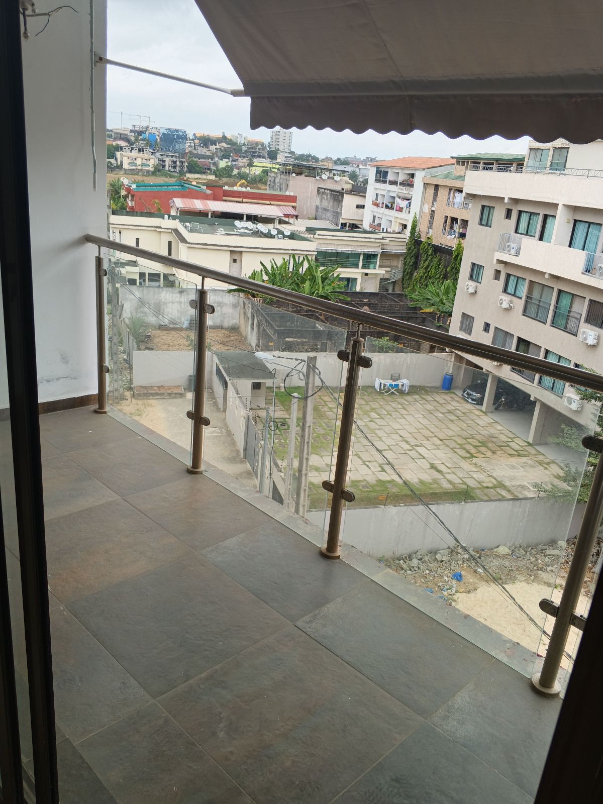 NOUVEL APPART DE 3 PCES À LOUER À LA RIVIERA - photo 2