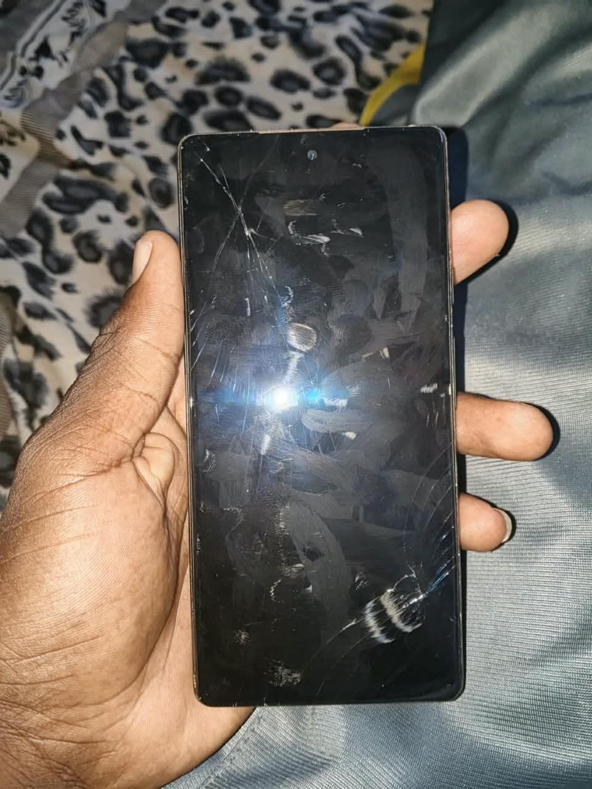 Pixel 6a fissuré 128gb - photo 2