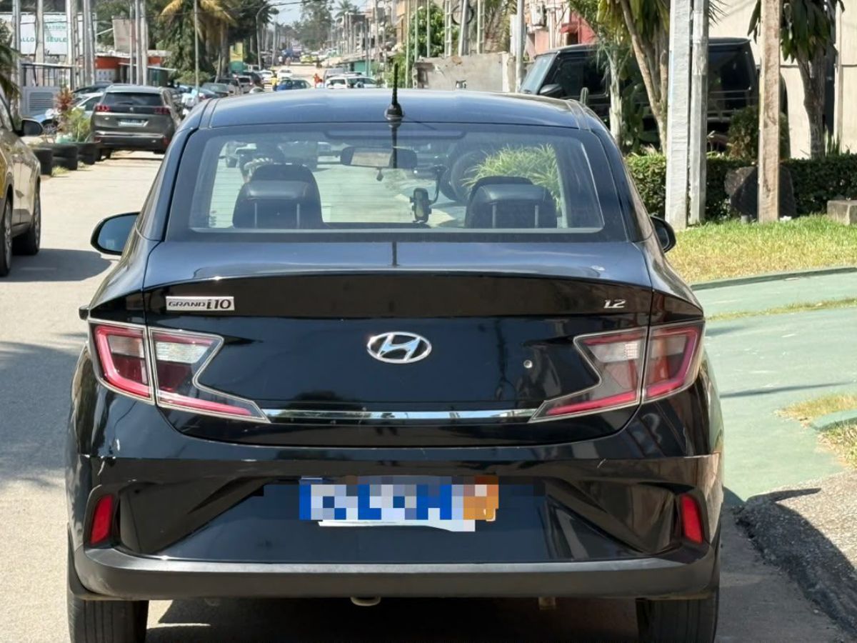 VENTE DE HYUNDAI i 10 - photo 3
